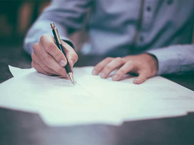 Consultanță Juridică în Arad: Tot ce Trebuie să Știi Înainte să Contactezi un Avocat